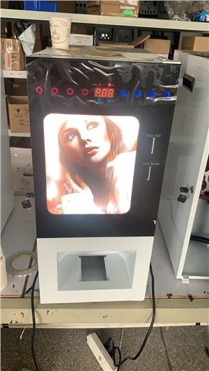 Máquina de venda automática de café sem toque